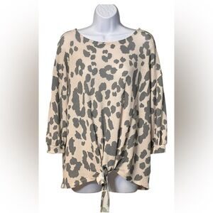 🇺🇸$5🇺🇸 First Love Pink and Gray Leopard Print Women's Top with Knotted Waist